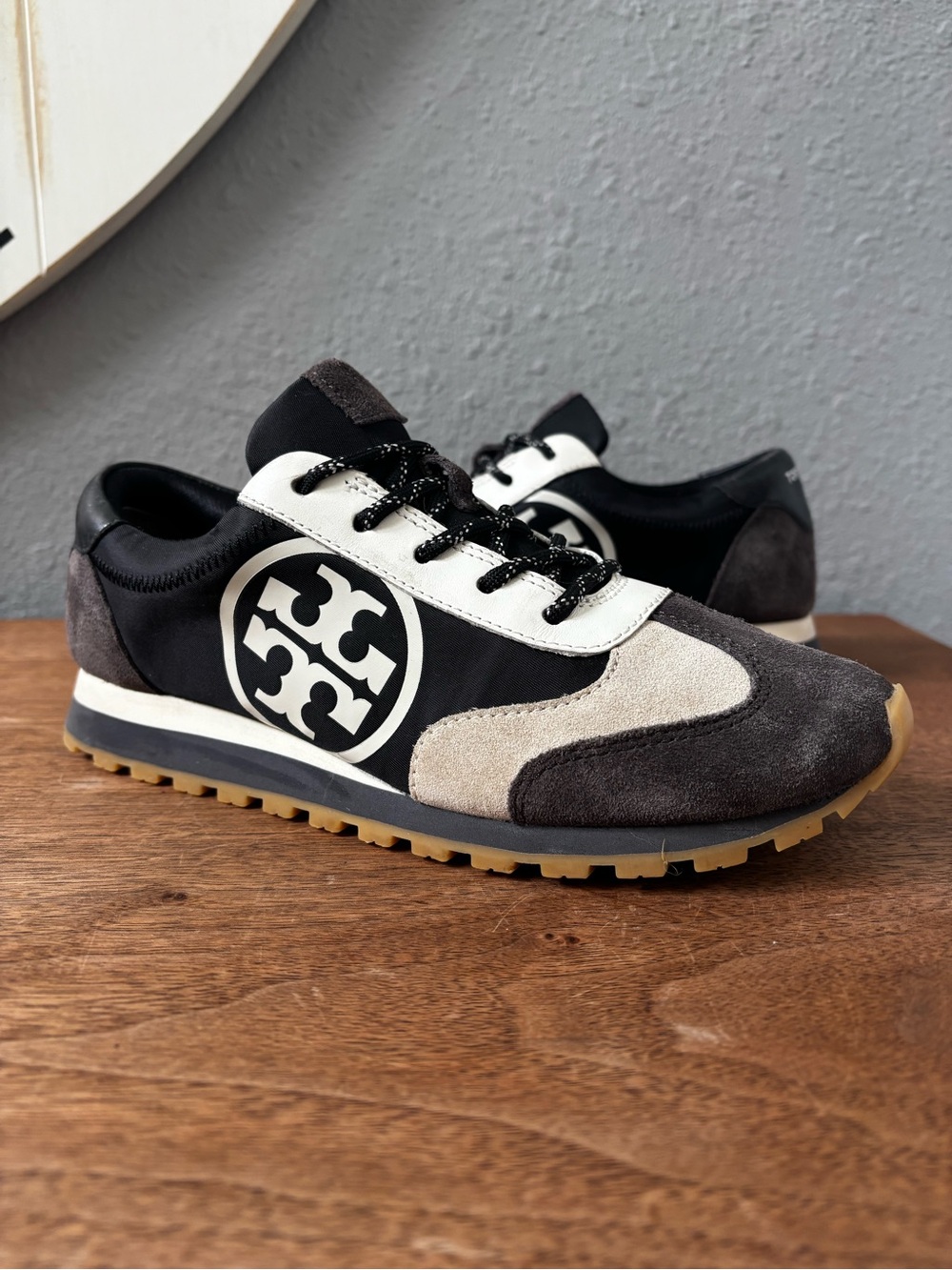 Tory Burch Leigh Trainer Sneakers - Picture 15 of 15